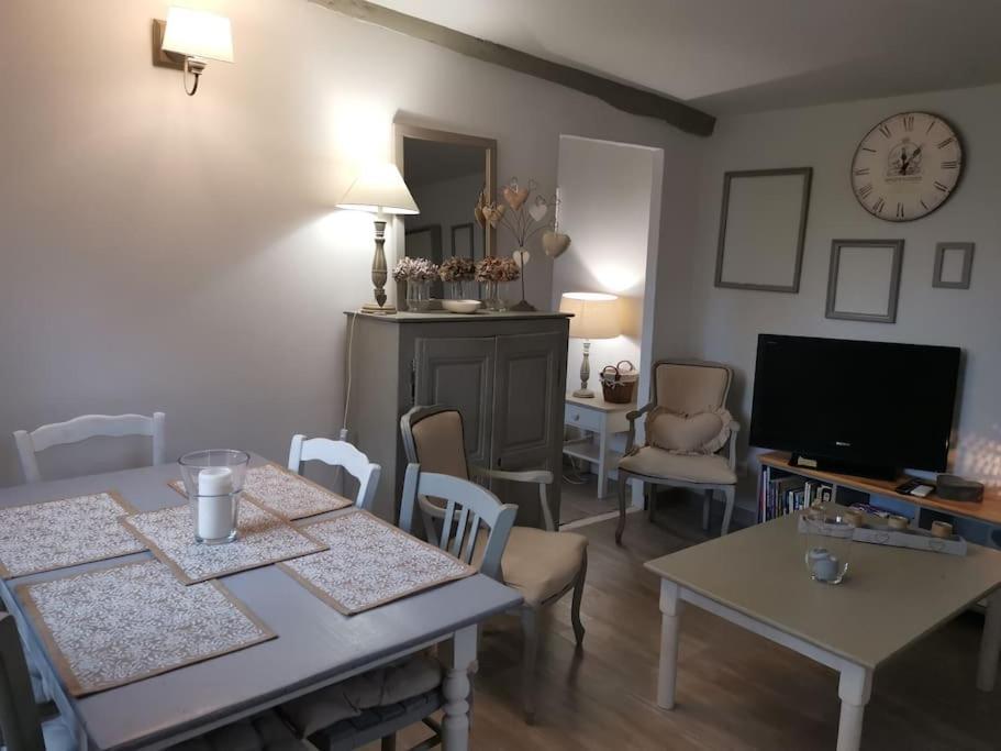 Le Cabanon Tendance Du Luberon Holiday home Merindol